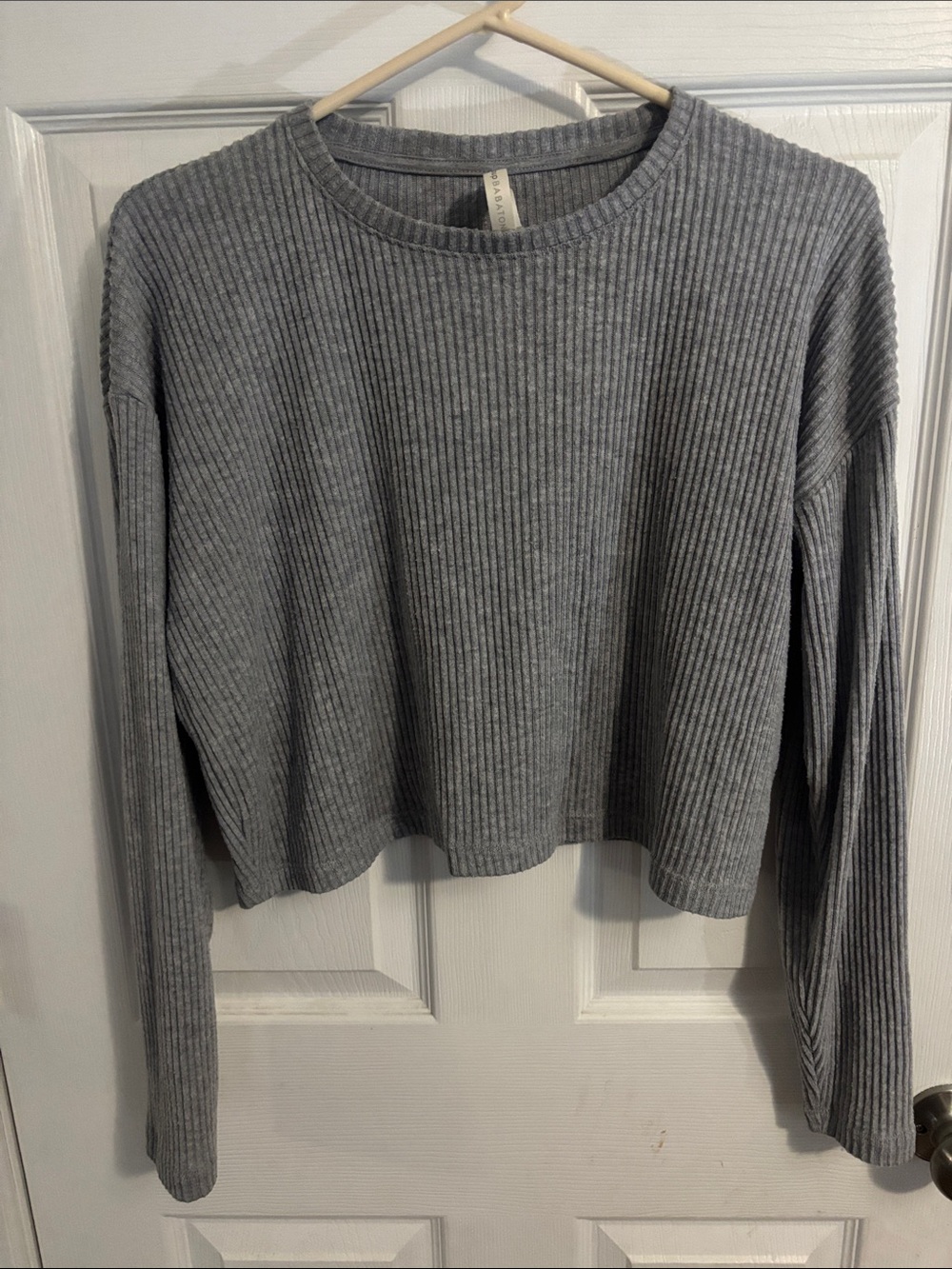 Babaton Ribbed Crop Long-Sleeve Top in Gray